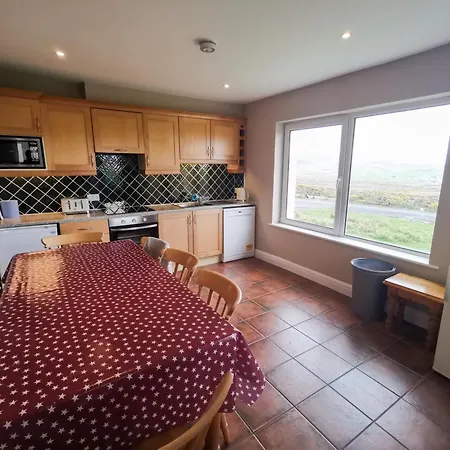 בית נופש Corrymore Village - House Achill Island