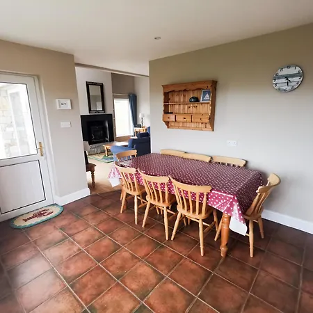 בית נופש Corrymore Village - House